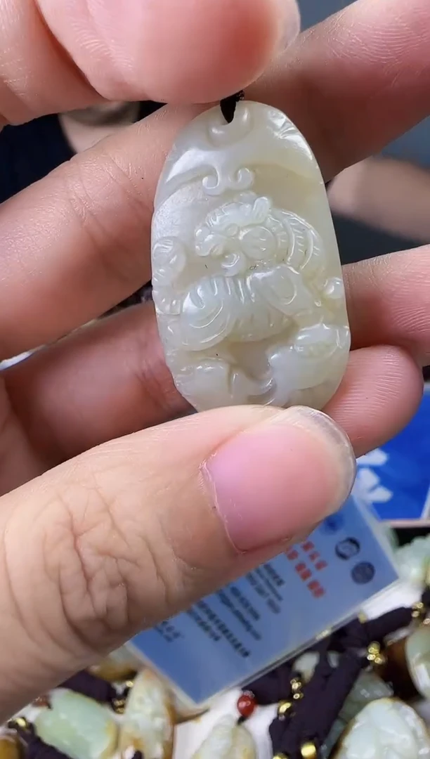 和田玉未镶嵌颈饰1