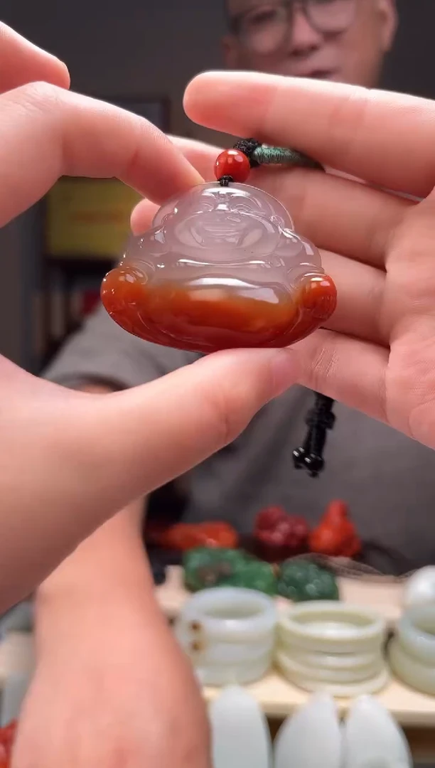 颈饰未镶嵌南红玛瑙吊坠