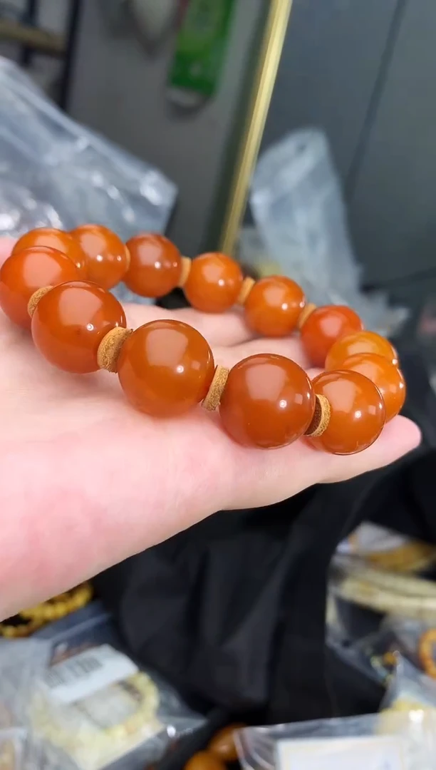 未镶嵌琥珀珠宝奇石91