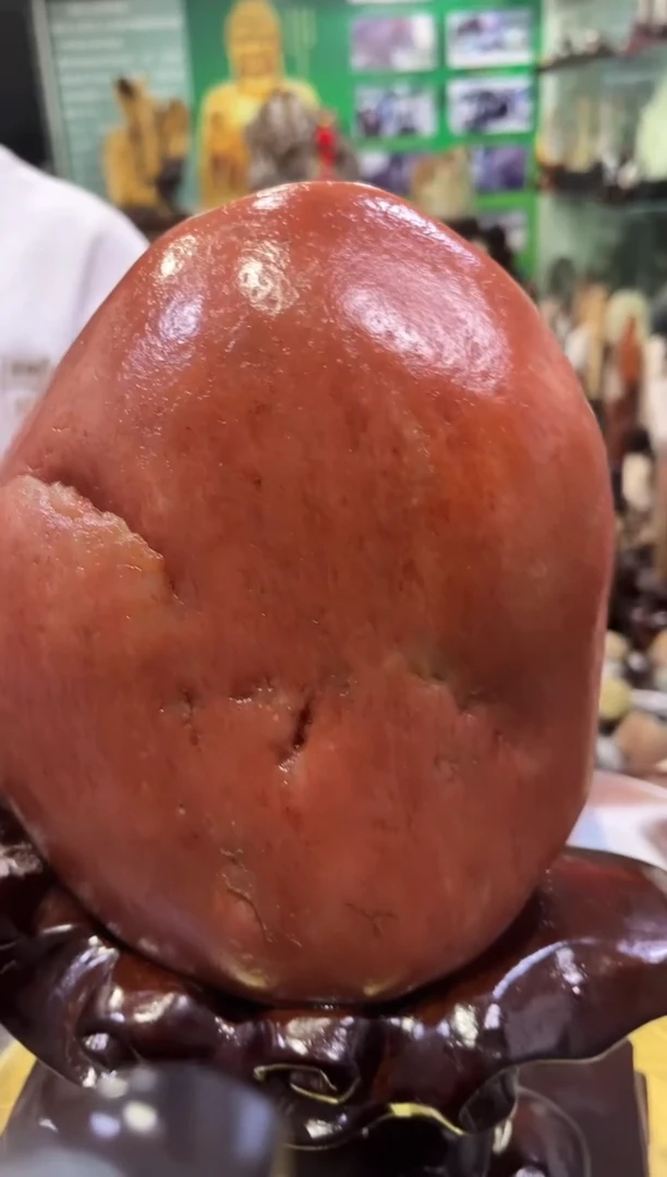 缅甸天然缅红摆件