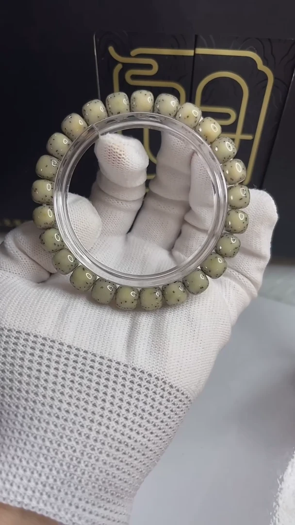 手串星月菩提小驼包9x8.z041