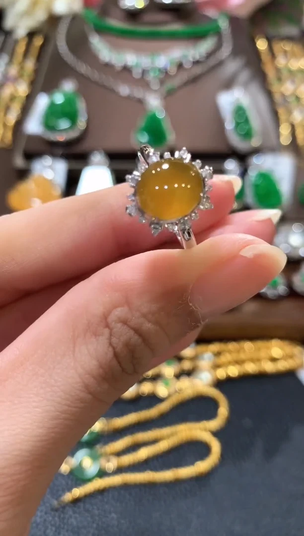 18K金镶嵌戒指翡翠z82