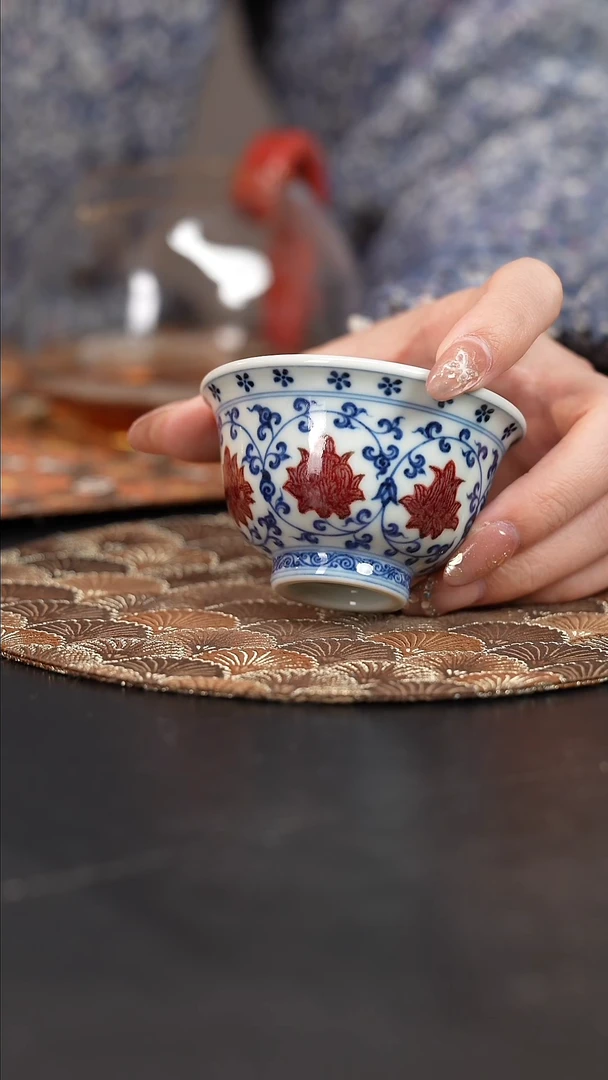 【闪购商品】杯屹朴堂青花釉里红缠枝压手