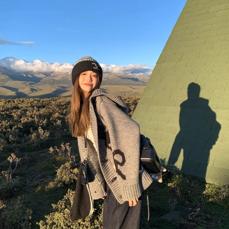 旷野白日梦 连帽牛角扣毛衣大外套秋冬休闲风宽松慵懒风针织开衫