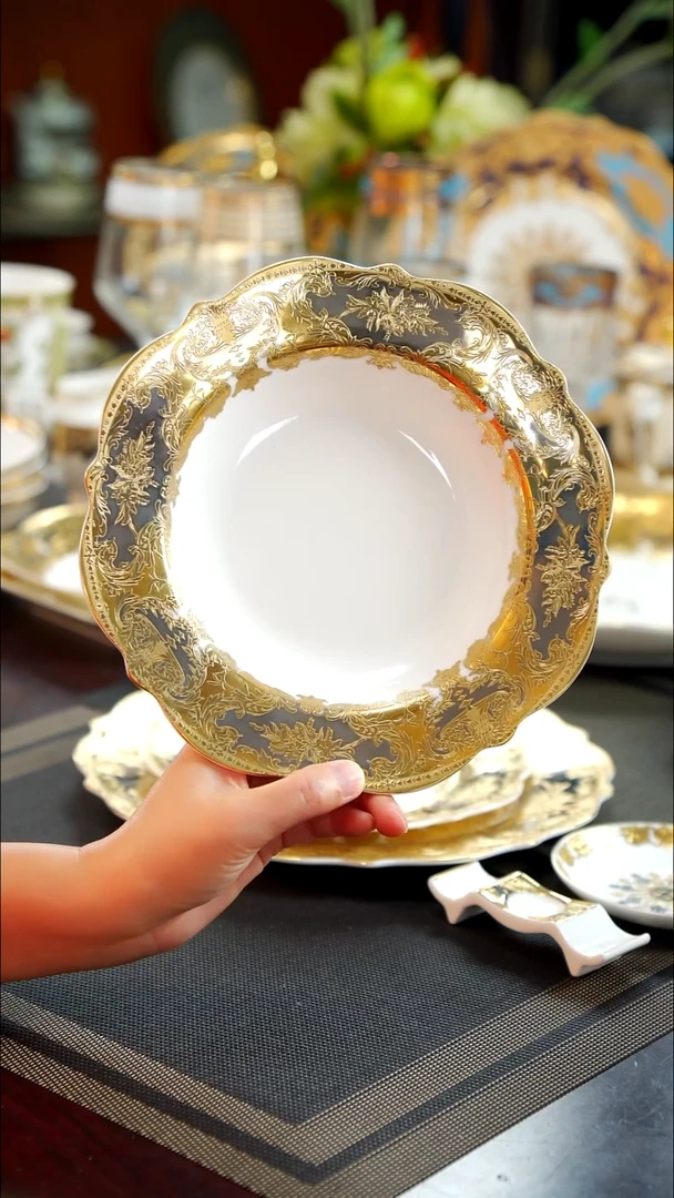 瓷片8.5英寸草帽盘1个