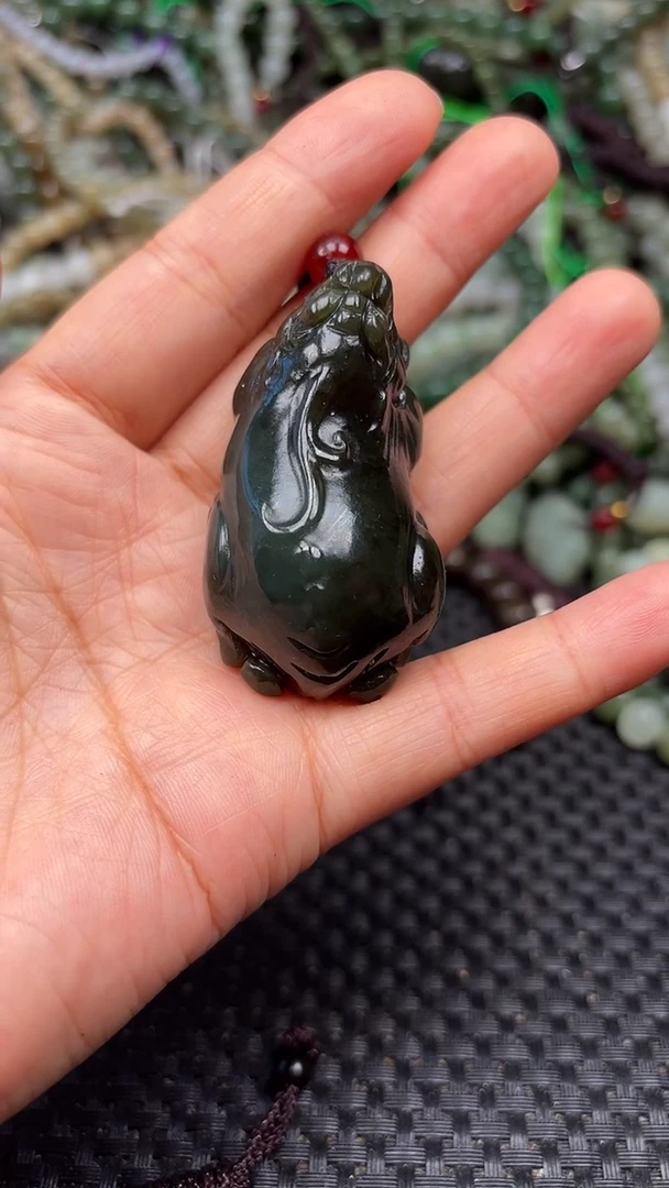 和田玉未镶嵌颈饰1