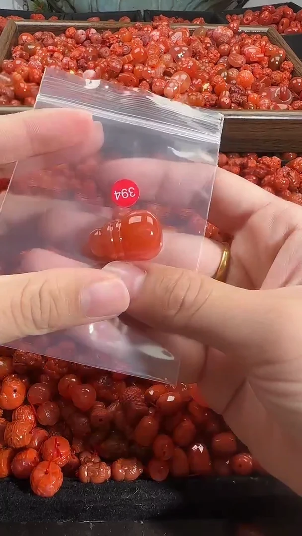 颈饰未镶嵌南红玛瑙1