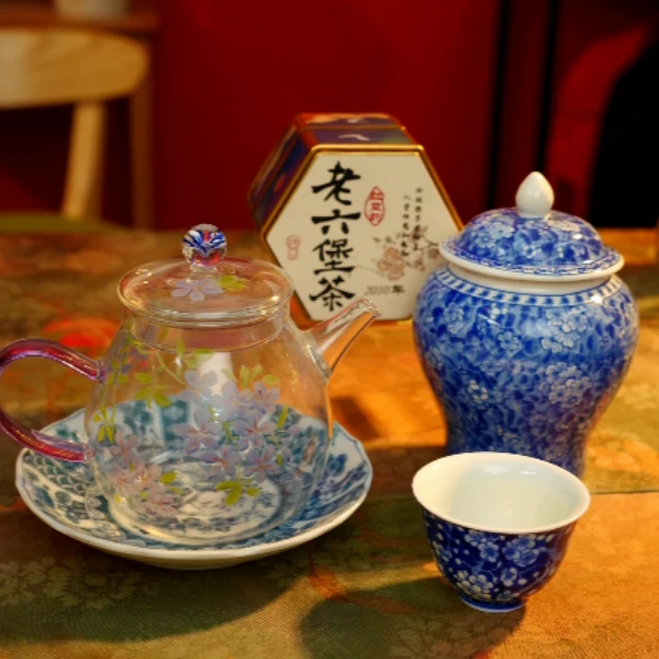 2009 桃花叙 100g 老六堡茶 2010 红豆韵 50g 围炉煮茶 Y150 U