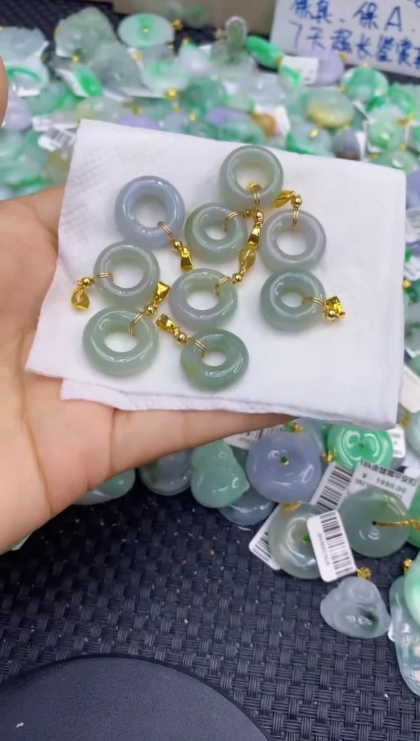 颈饰未镶嵌翡翠天然缅甸a货翡翠多样性发其一