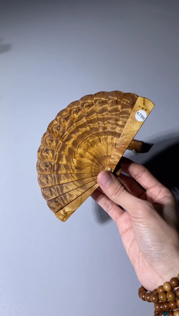 【闪购商品】金丝楠木雕679号10cm金丝楠迷你扇
