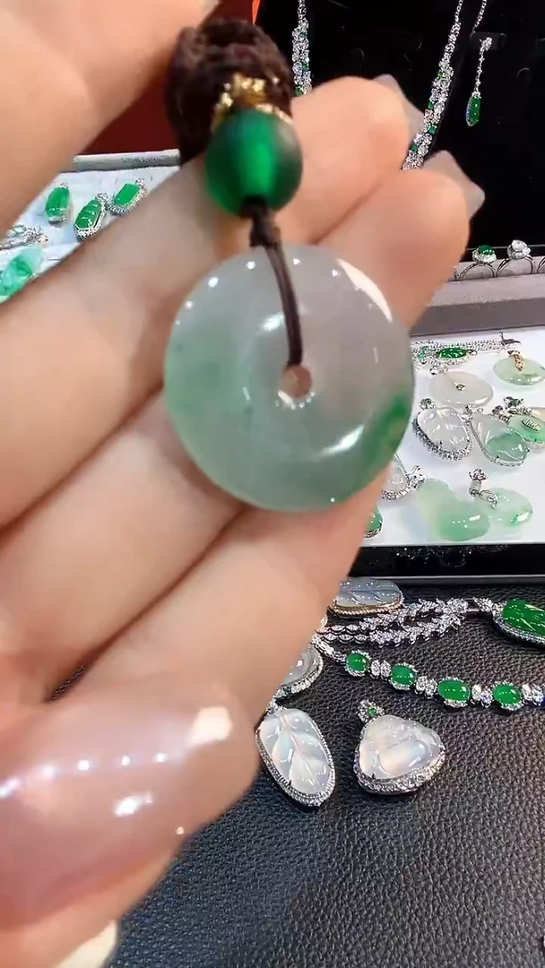 吊坠(不含链)未镶嵌翡翠吊坠