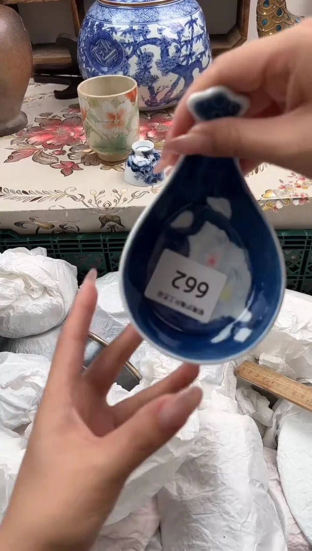 瓷片飘E         662