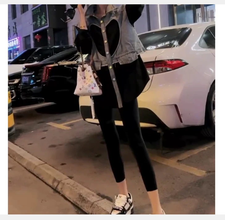 2025春季新款网红同款洋气时尚韩版爆款休闲拼接上衣女