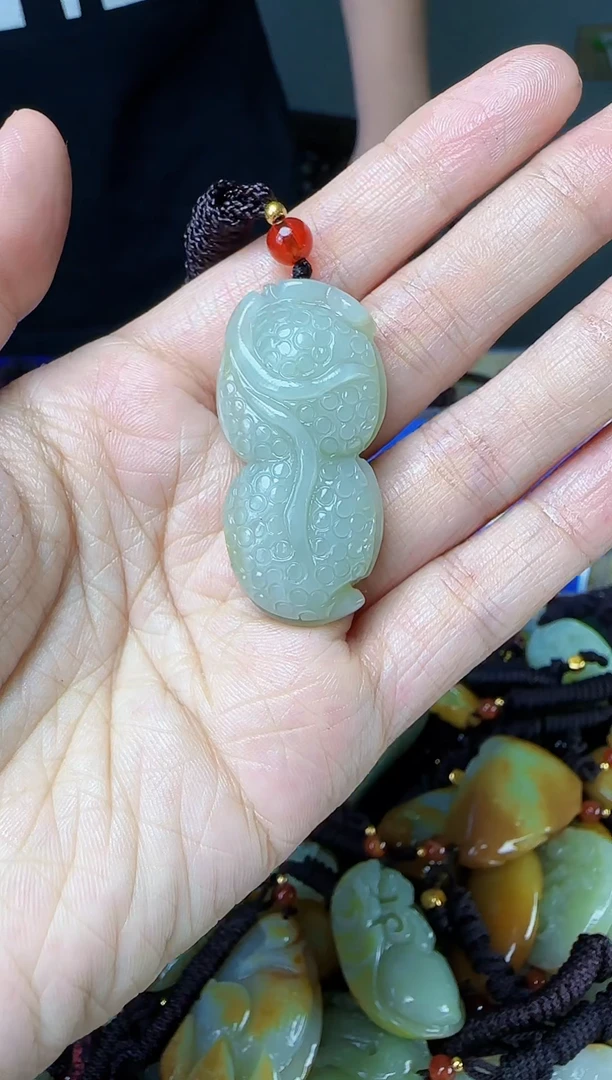 和田玉未镶嵌颈饰1