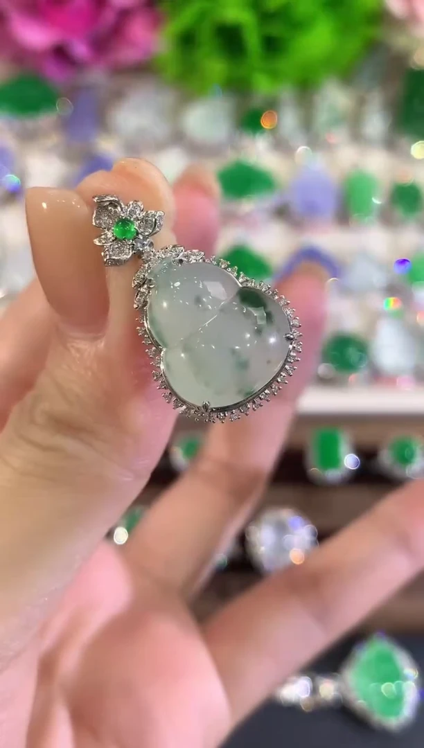 吊坠(不含链)18K金镶嵌翡翠a66