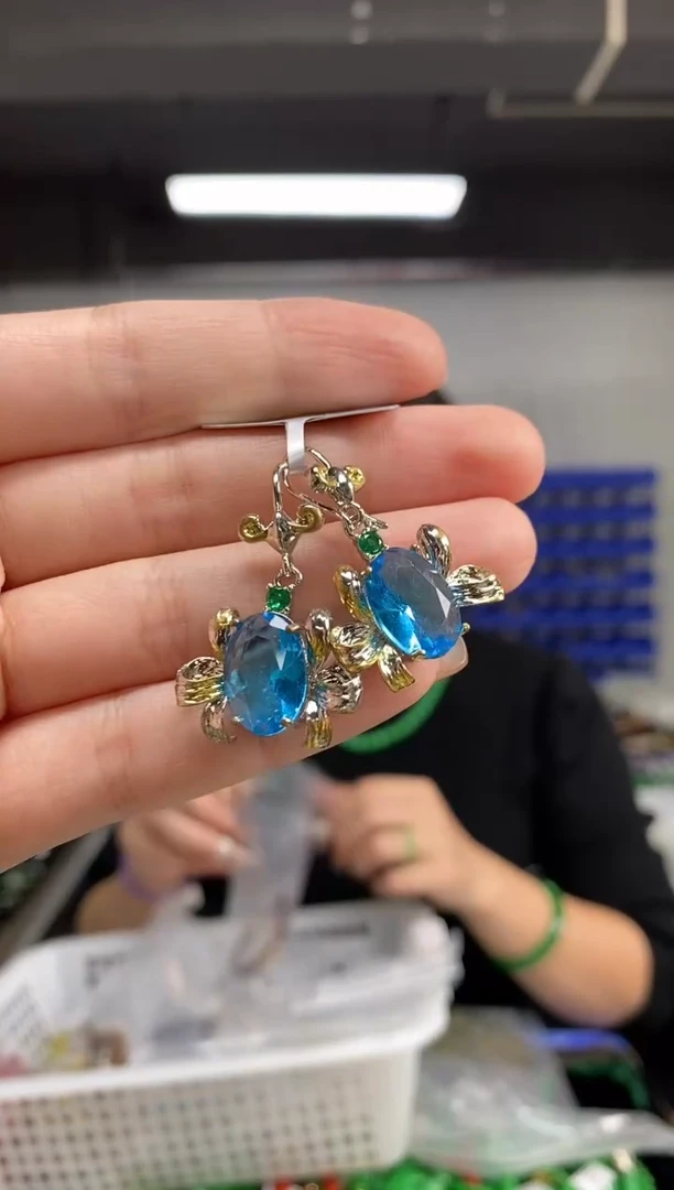 未镶嵌托帕石耳饰闪购链接  多样性发其一颜色微差