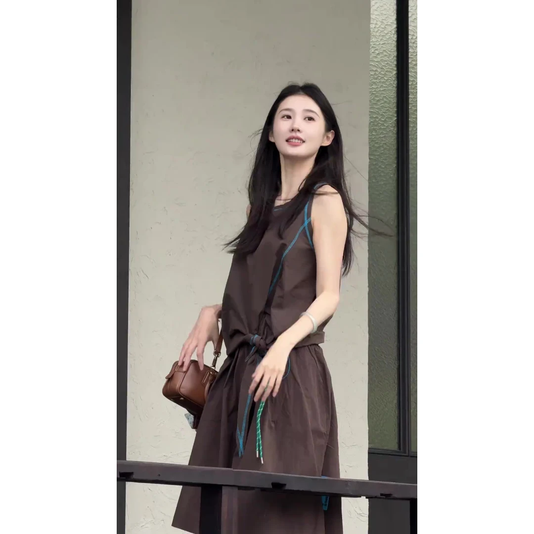 MARIE.COCO高级感轻熟风咖色无袖背心上衣搭配工装休闲裤时尚套装