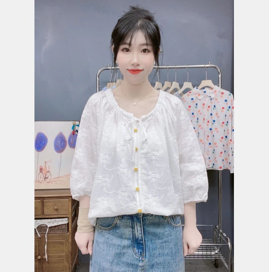2025夏季新款文艺复古刺绣包扣短袖衬衫宽松韩版百搭上衣圆领小衫