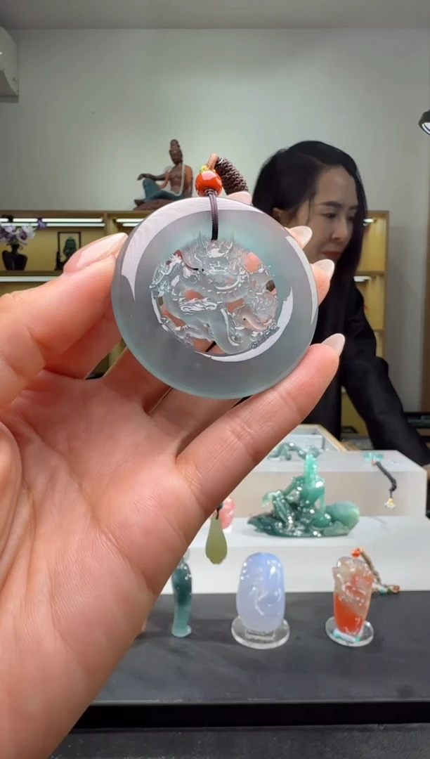 吊坠(不含链)未镶嵌翡翠龙牌