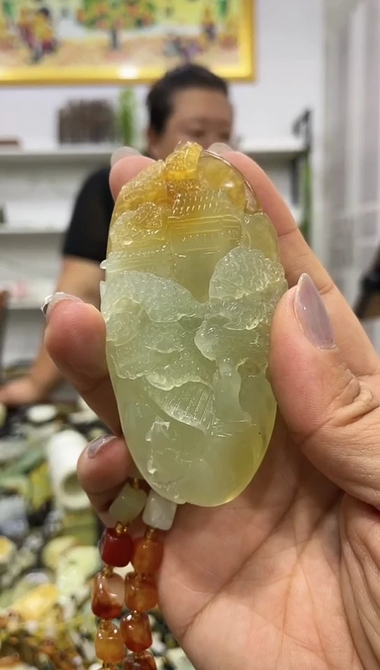 岫玉未镶嵌吊坠暖**阳