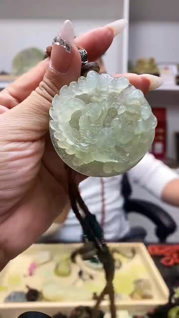 未镶嵌岫玉吊坠