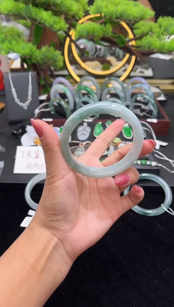 未镶嵌手镯翡翠手镯