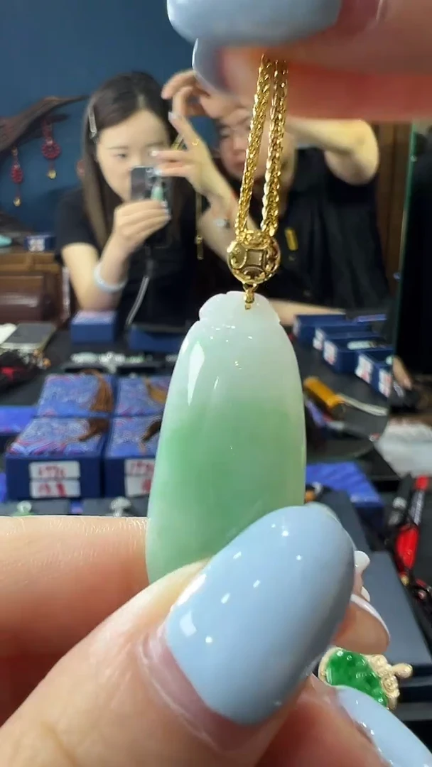 翡翠18K金镶嵌吊坠(不含链)福瓜