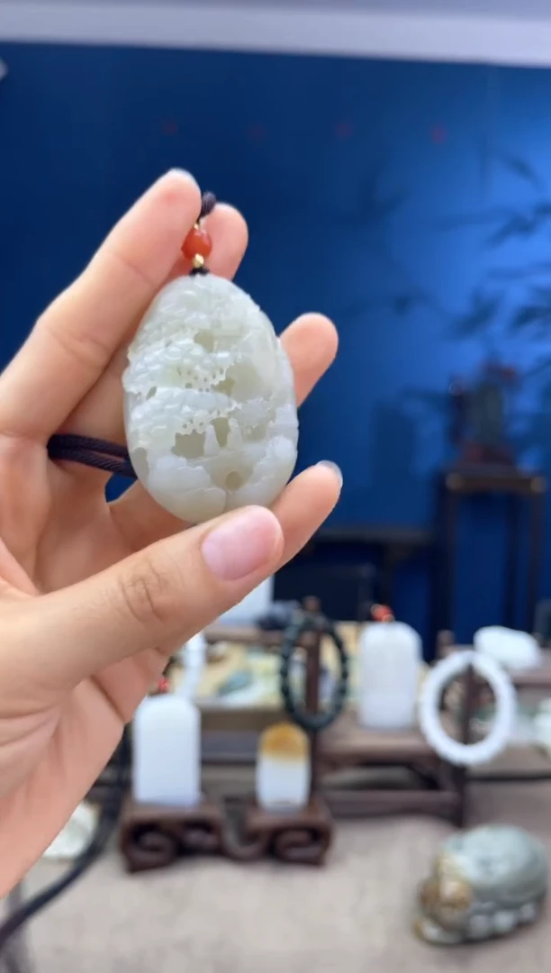 和田玉未镶嵌颈饰1