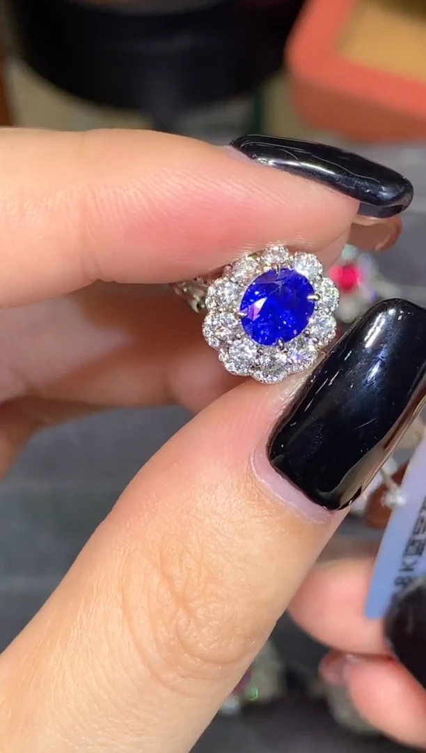 戒指蓝宝石18K金镶嵌1.22ct