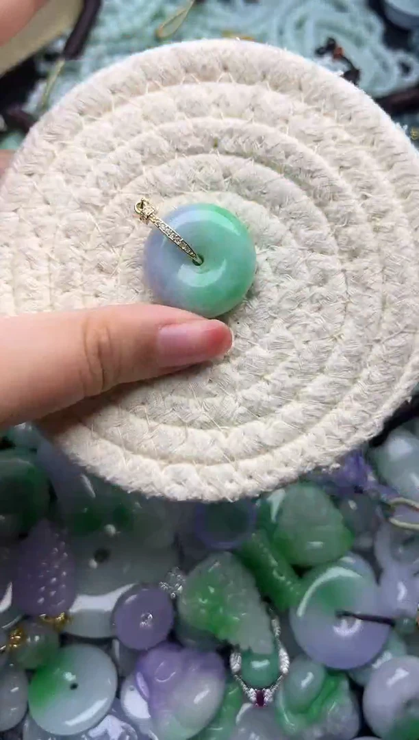 翡翠未镶嵌颈饰天然缅甸翡翠吊坠