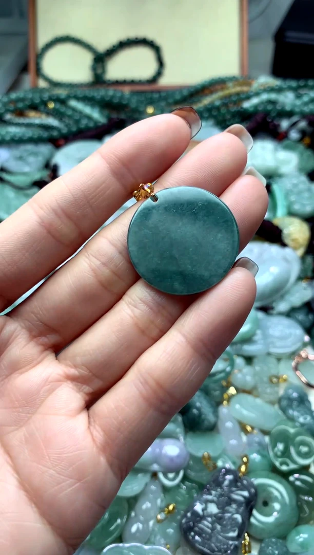 颈饰未镶嵌翡翠1