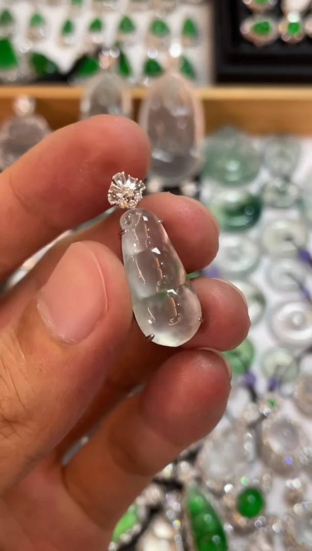 翡翠18K金镶嵌吊坠(不含链)豆子