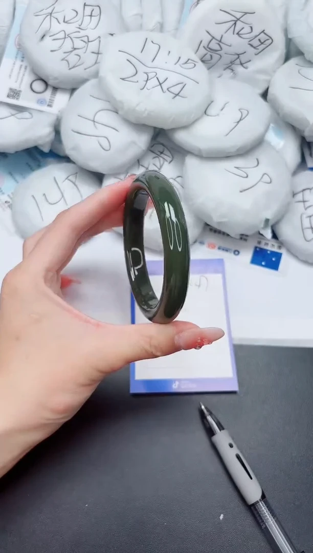 手镯和田玉未镶嵌M147-60.8DB  L