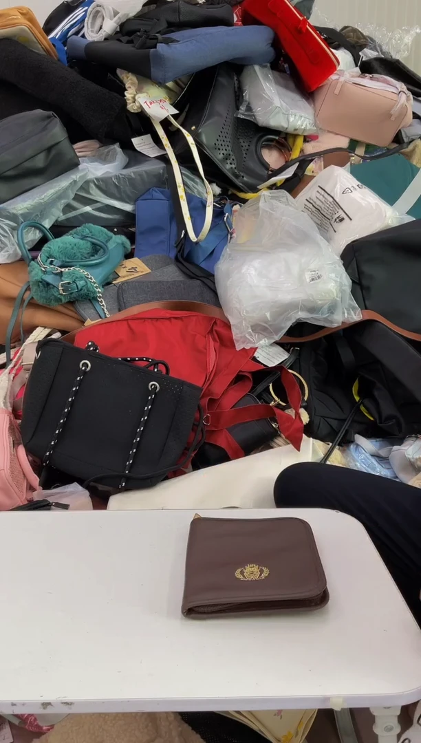 1工厂外贸库存尾货瑕疵女士包