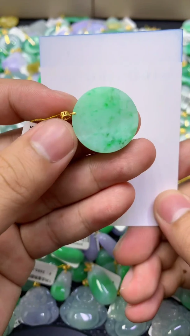 颈饰18K金镶嵌翡翠天然缅甸翡翠A货