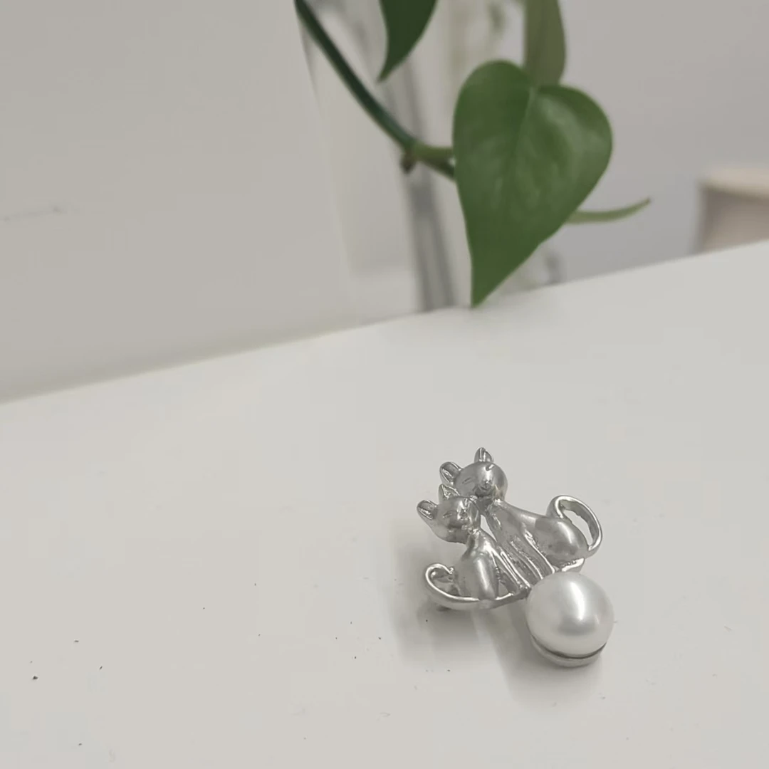 淡水珍珠招财猫胸针
