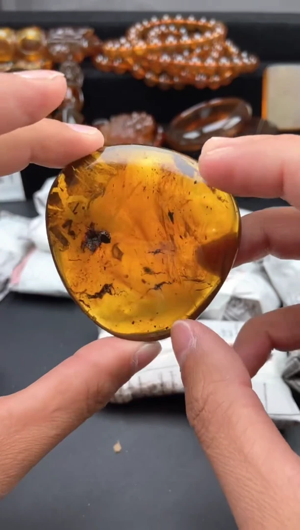 【闪购商品】琥珀颈饰未镶嵌金棕珀原石吊坠