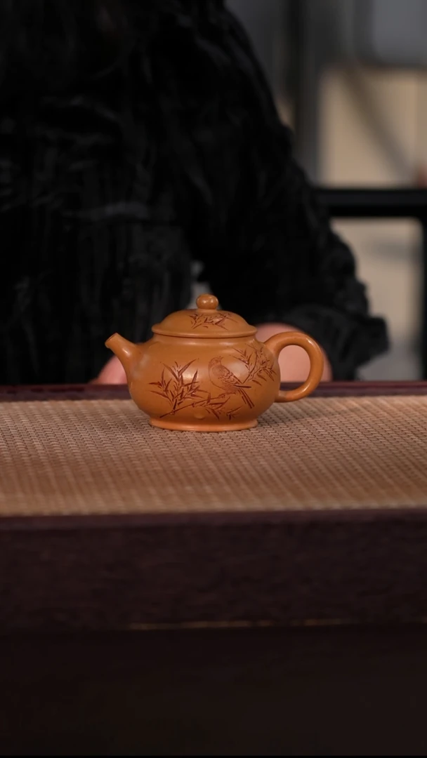 茶壶紫砂黄金段 140cc