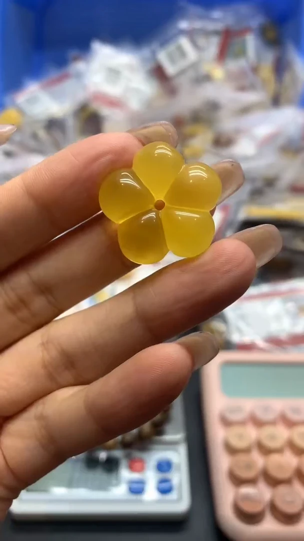 未镶嵌琥珀珠宝奇石2366