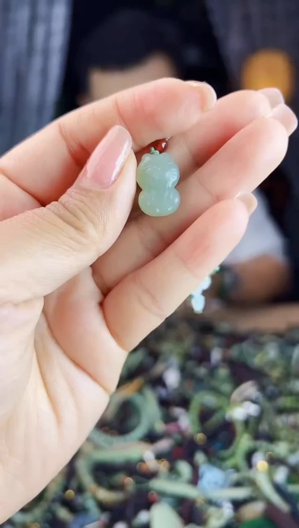 未镶嵌和田玉挂件1