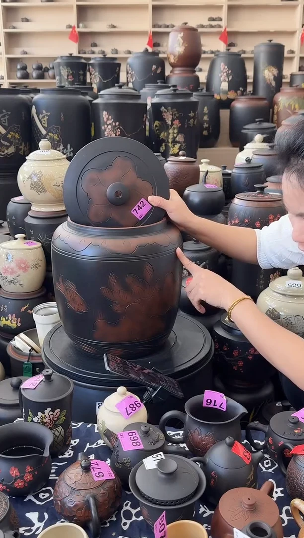 罐瑕疵水缸13升荷花 742