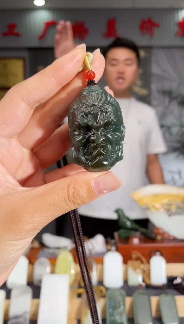 和田玉未镶嵌颈饰1