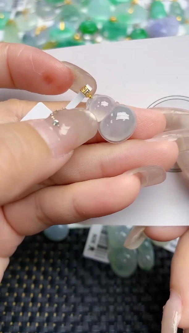 颈饰18K金镶嵌翡翠天然缅甸A货翡翠百元以上9元证书费自理