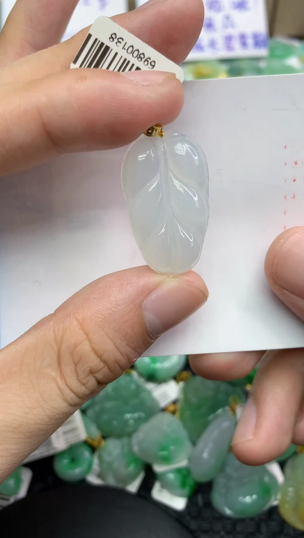 翡翠18K金镶嵌颈饰111111111