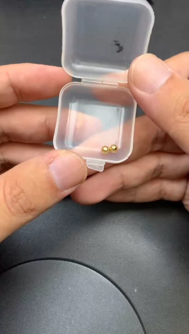 颈饰18K金镶嵌翡翠六****师金珠4mm