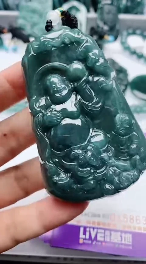 翡翠未镶嵌颈饰