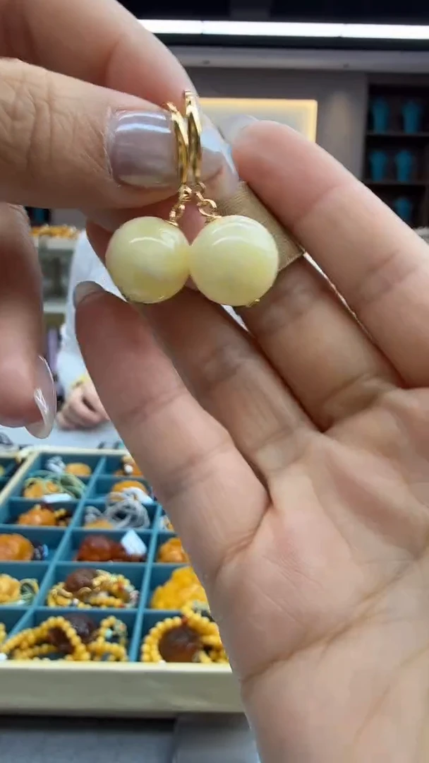 琥珀未镶嵌耳饰101秒拍号 假一罚三