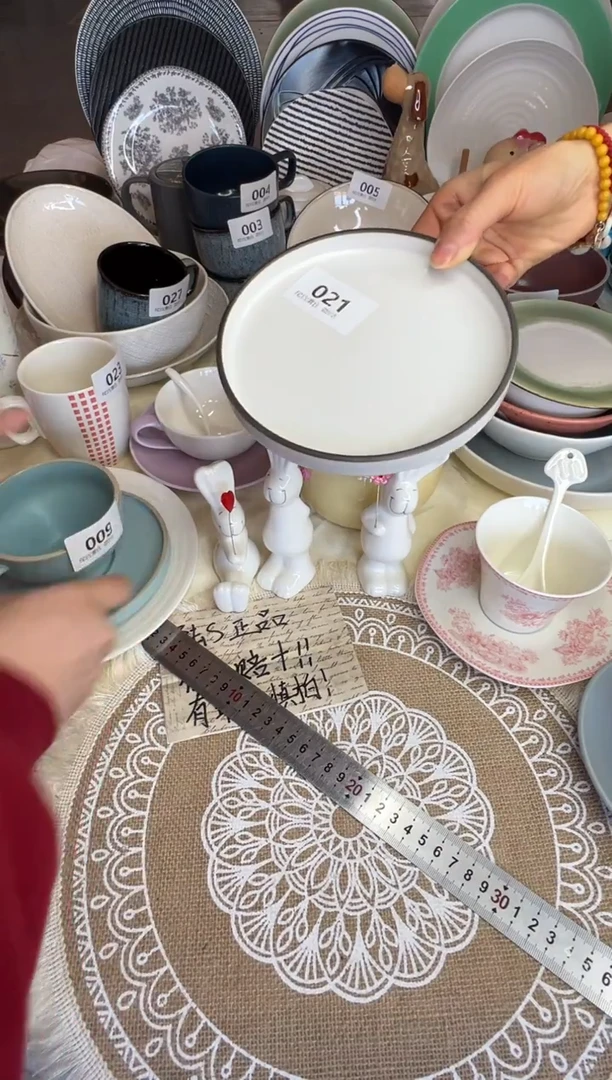 新骨瓷021 瑕疵  烟灰白 6,25寸 骨碟