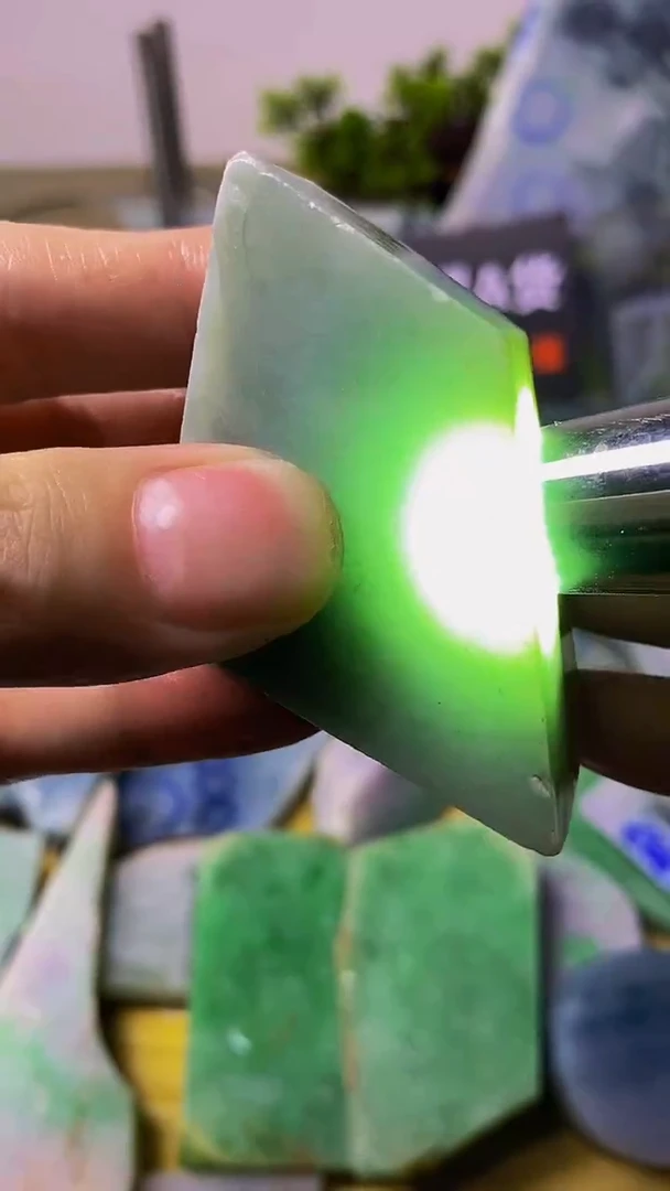 翡翠裸石天然A货缅甸翡翠高品质边角料865