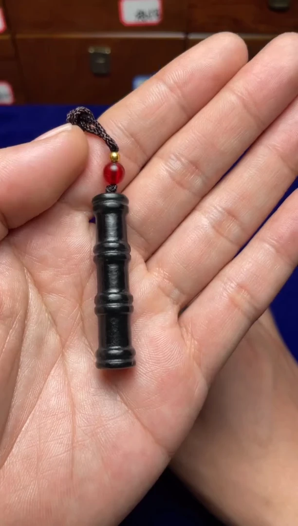 未镶嵌和田玉挂件A****F和田玉